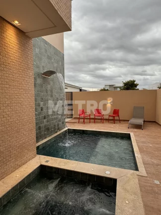Imagem Casa com 4 quartos, sendo todos suítes, 01 com closet, piscina no Alphaville