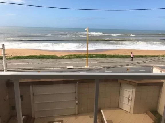 Imagem Casa Triplex de frente para o mar no Cavaleiros