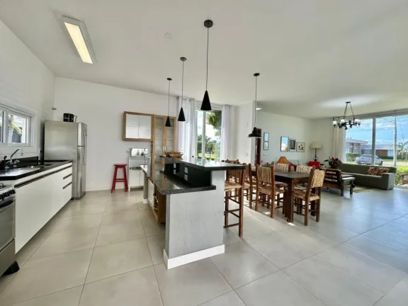 Imagem Casa em Condominio 3 Dormitórios - Bairro Atlantida Sul