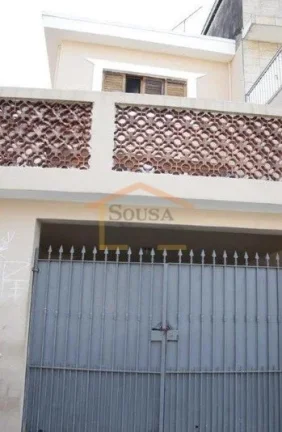 Imagem Sobrado com 4 dormitórios, 3 bem espaçosos e 1 menor. A sala é ampla e dividida em dois ambientes...