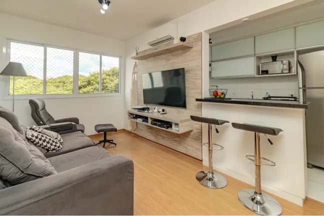 Apartamento à venda em Porto Alegre, Passo da Areia, com 2 quartos, 58m²