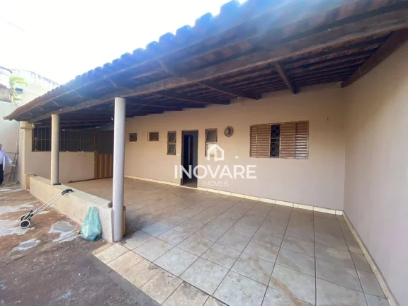 Imagem Casa com 2 dormitórios para alugar, 360 m² por R$ 1.600,00/mês - Setor Rodoviário - Itumbiara/GO