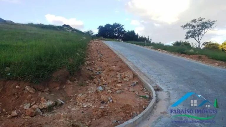 Imagem Seu Novo Lar em Paraisópolis: Pagamento Facilitado e Vista Panorâmica!