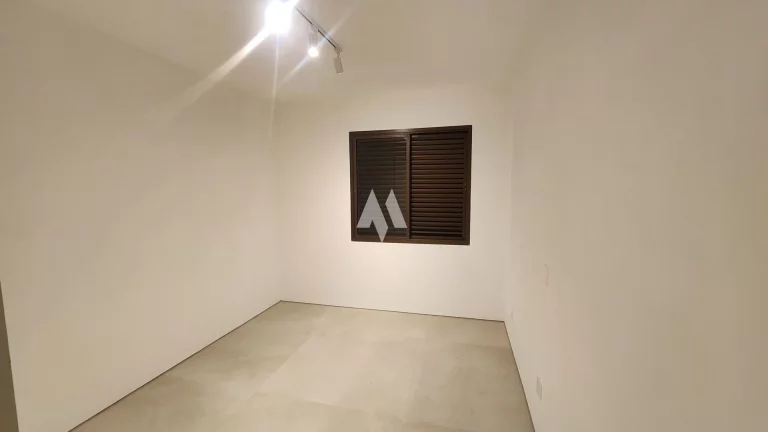 Imagem Apartamento de Luxo no Boqueirão – 4 Dormitórios a 3 Quadras da Praia!