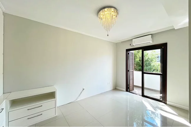 Imagem HFKDA 104 Casa 610191034-122 - Casa à venda no bairro Hípica - Porto Alegre/RS