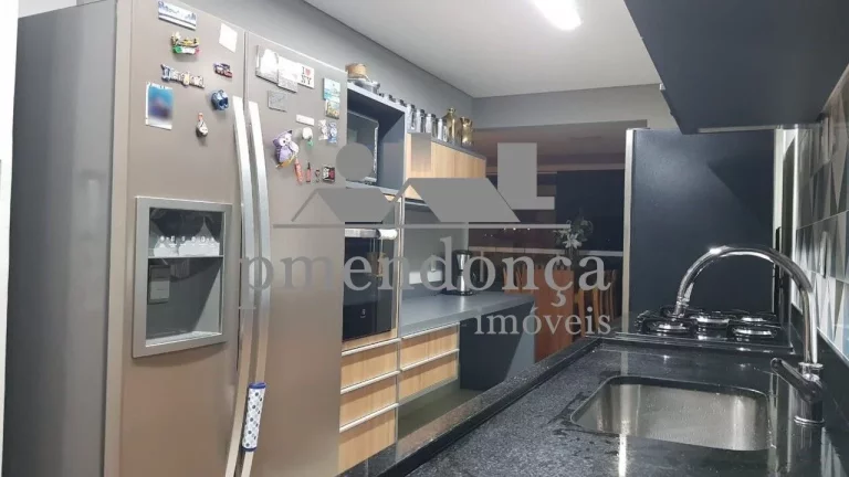 Imagem Apartamento na Lapa com 157m², 3 suítes e 3 vagas.