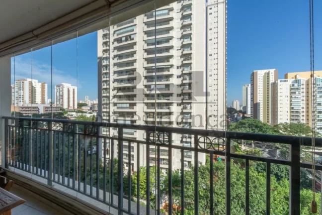 Imagem Apartamento na Vila Romana com 153m², 3 suítes e 3 vagas.