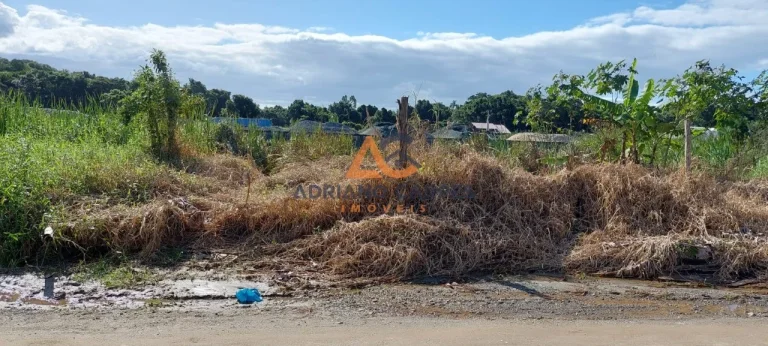 Imagem Adriano Carpes Imóveis vende terreno na praia de Balneário Piçarras