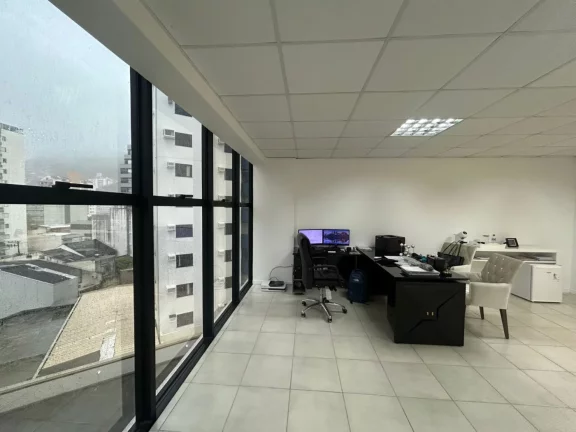 Imagem Sala Comercial para Venda em Florianópolis / SC no bairro Centro