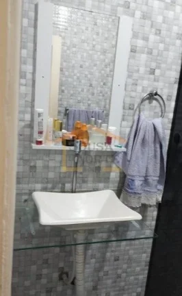 Imagem Sobrado com 250 m² de área útil, dispõe de 2 dormitórios com varanda, 1 banheiro, sala de estar...