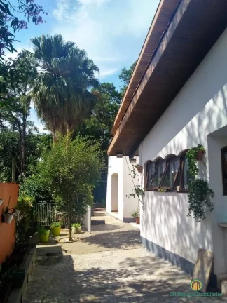 Imagem Casa com 5 suítes amplas, em Vila Fechada segurança 24h
