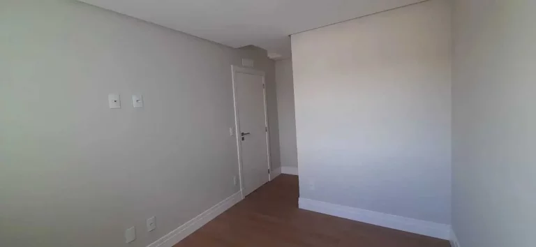 Imagem Apartamento com 4 dormitórios sendo 2 suítes e 3 vagas de garagem em Balneário Camboriú/SC
