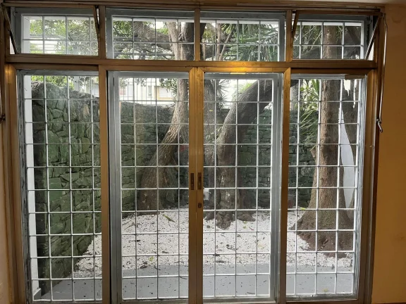 Imagem Casa Comercial Para Locação Planalto Paulista - 7 Salas, 4 Vagas.