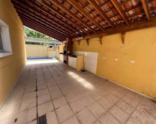 Imagem Sobrado São Francisco condomínio, 4 dorm , piscina.