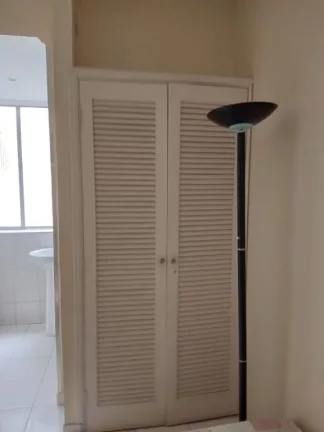 Imagem PITANGUEIRAS - LINDA VISTA AO MAR , LOCALIZAÇÃO PRIVILEGIADA , GARAGEM NO PRÉDIO.