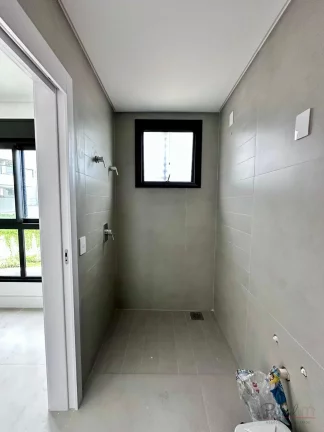 Imagem Apartamento exclusivo à beira-mar, localizado no prestigiado bairro João Paulo, em Florianópolis....