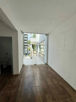 Imagem Casa com 4 dormitórios sendo 2 suítes e ampla garagem a no bairro Jardim Blumenau - Blumenau/SC