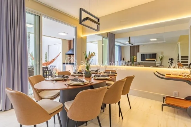 Imagem Linda e aconchegante casa à venda no Alphaville Campinas, com área construída de 276 m². Imóvel...