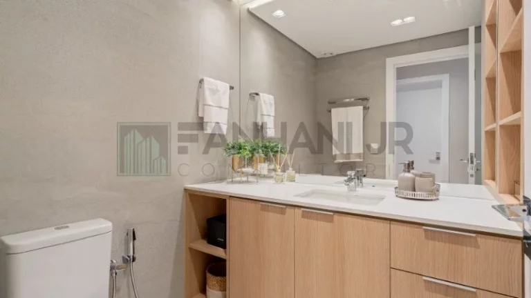 Imagem Venha se encantar com este apartamento de 130m² totalmente reformado, localizado no coração da Vila Nova Conceição. Com 2 quartos, sendo 1 suíte, es