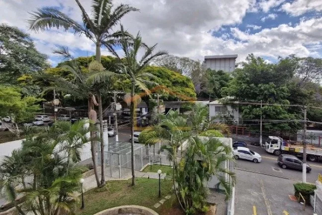 Imagem Apartamento reformado com 67 m² de área útil, composto por 3 dormitórios, sendo um espaço para ...