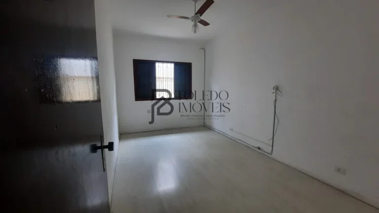 Imagem Casa com 2 Dormitórios sendo 1 suíte no bairro Canto do Forte - Praia Grande