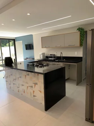 Imagem Casa de luxo em condomínio no Jardim Celeste, Jundiaí-SP: 4 quartos, 4 suítes, 2 salas, 5 banheiros, 4 vagas de garagem, 260m².