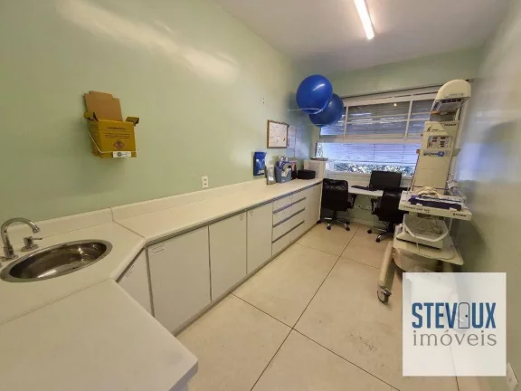 Imagem Casa multipavimentos à venda, bem localizada, próxima ao Hospital Santa Cruz e 10 minutos do metrô