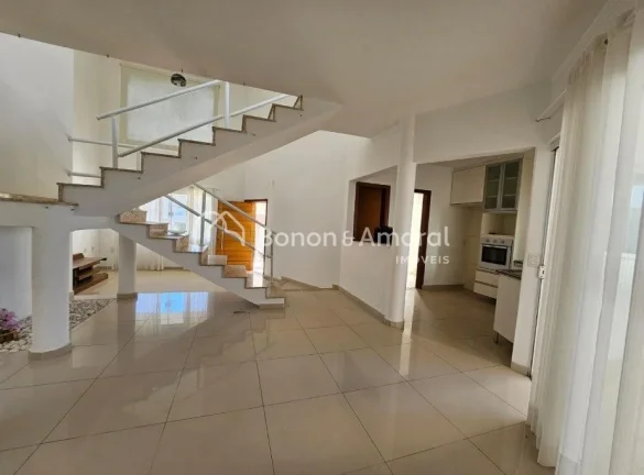 Imagem **Casa à Venda no Condomínio Colina dos Coqueiros, Valinhos**

Essa encantadora casa está localiz...