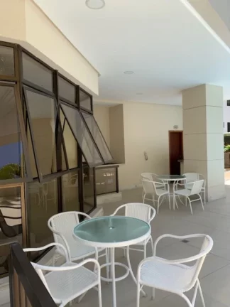Imagem 3/4, 2 Suites, atualmente modificado p/ 2 Suites, c/ sala ampliada, lavabo e varandas - localizado na Rua da Graça, plana, ao lado do Museu MAC Bahia