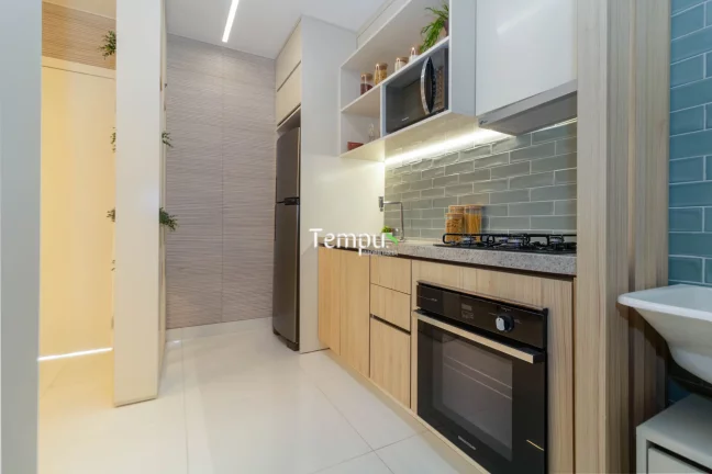 Imagem Porto Ravena - Apartamento com varanda, 2Q e duas vagas de garagem à venda em Goiânia