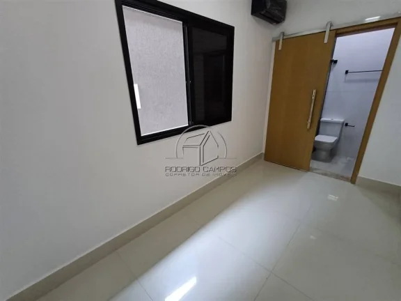 Imagem Espaçosa Casa Geminada 3 Quartos em Caiçara, Praia Grande