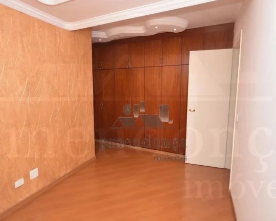 Imagem Ótimo apartamento em perfeitas condições, com fino acabamento em mármore travertino, repleto de ...