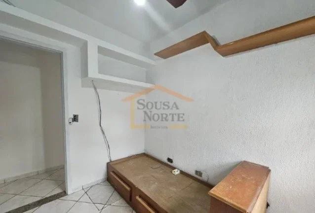 Imagem Sobrado 270m², 3 dormitórios, armários planejados, piscina, quadra, 4 vagas de garagem. 
O imóve...