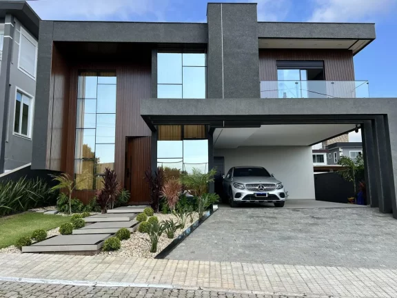 Imagem Casa Alto Padrão para Venda em Florianópolis / SC no bairro Ingleses do Rio Vermelho