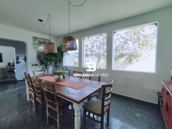 Imagem ENSEADA- NA QUADRA DA PRAIA , MAGNÍFICA CASA IMPECÁVEL , 04 VAGAS DE GARAGEM.