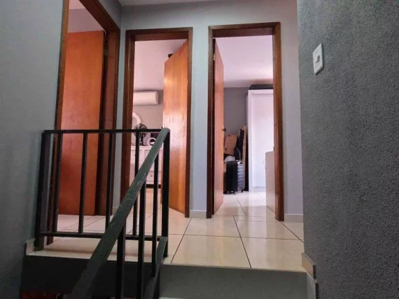 Imagem Sobrado com 3 dormitórios no Cajuru - Condomínio Fechado