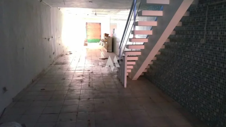 Imagem Loja Comercial Ampla no Centro de Santos Área total de 270m² Ótima localização em uma rua movimenta