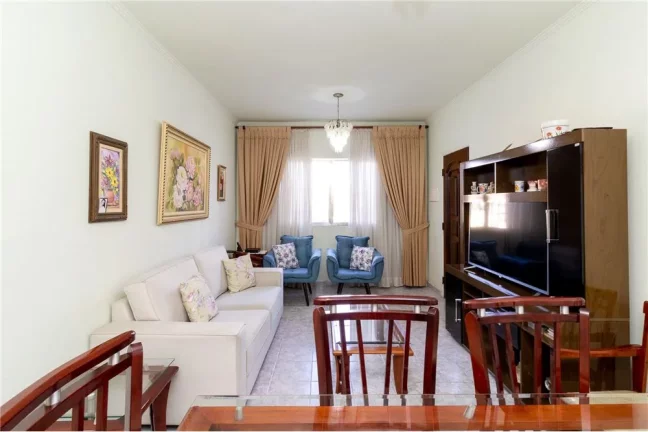 Imagem Sobrado com 5 casas e 1 galpão - Oportunidade de investimento ou moradia