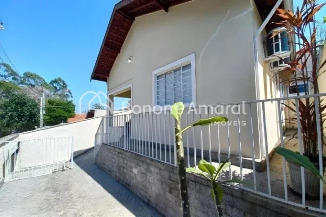 Imagem Casa isolada com 3 dorms , 1 suíte, sala e cozinha planejada. Ambientes com ar-condicionado e área...