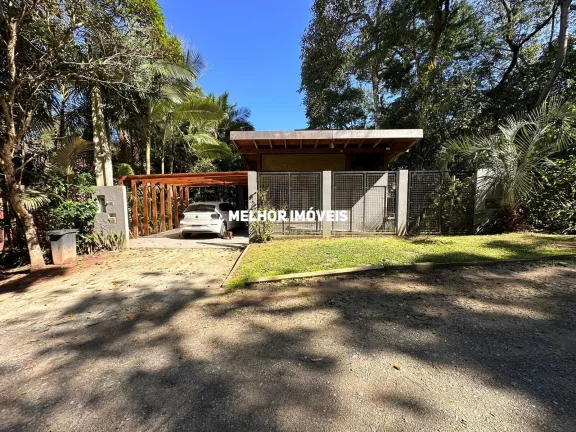 Imagem Casa à venda na Praia do Estaleiro em Balneário Camboriú.