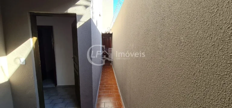 Imagem Casa de 4 quartos e 1 suíte à venda em Campo Grande-MS, Bairro Coophasul, com 250m² de área e 4 vagas de garagem