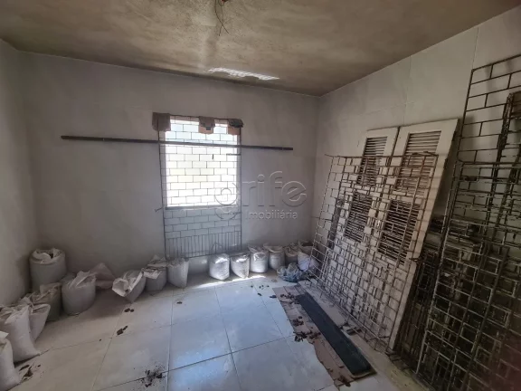 Imagem Excelente casa bem ventilada, em ótima localização no Centro de Fortaleza, com 3 quartos, 2 banhe...