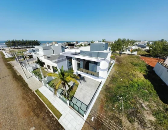 Imagem Casa á venda com 4 dormitórios no Balneário Rosa do Mar em Passo de Torres/SC