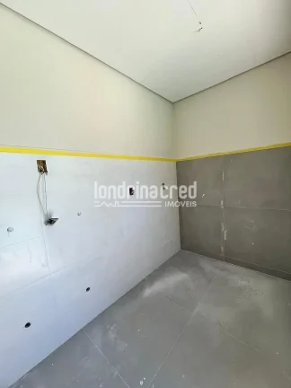Imagem Casa assobradada mobiliada, 3 suítes com sacada, closet, piscina, churrasqueira, placas solares, 4 vagas, casa inteligente e acabamento premium