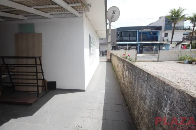 Imagem Terreno com 2 Casas + Depósito | Oportunidade de Investimento em Balneário Camboriú