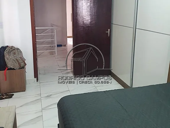 Imagem Espaçoso Sobrado à Venda na Cidade Ocian - 3 Quartos e 3 Vagas