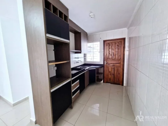 Imagem Casa de 03 Dormitórios para Locação no Bairro Gralha Azul em Fazenda Rio Grande