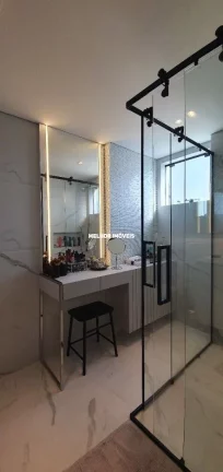 Imagem Apartamento Mobiliado, Decorado com 03 Suítes, Cozinha Integrada com Churrasqueira a Carvão, Vista para o Mar, Localizado na Quadra Mar de Balneário Camboriú -SC