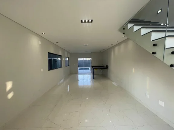 Imagem Casa com 3 Suítes e Piscina no Nova Jaguari