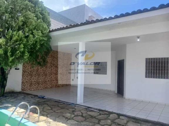 Imagem Vendo Casa com 159 m², 3 quartos s/ 1 suíte + DCE, sala p/ 2 ambientes, piscina e 3 vagas